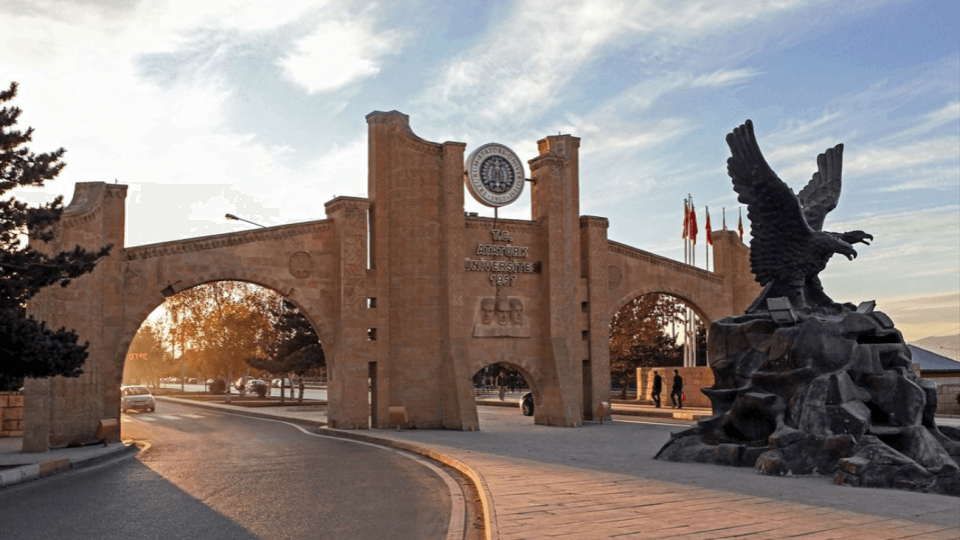 Université Atatürk